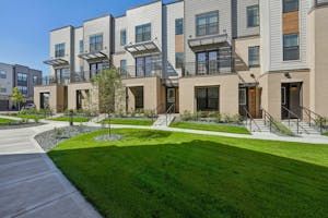 MN Woodbury Meridianat City Place 002